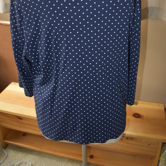 woman's shirt 2x - Picture 2 of 4